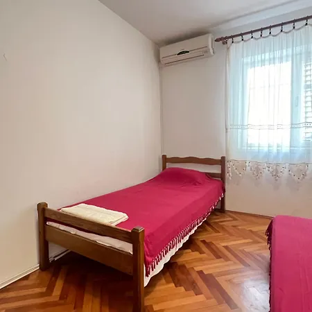 H&m 招待所 3*