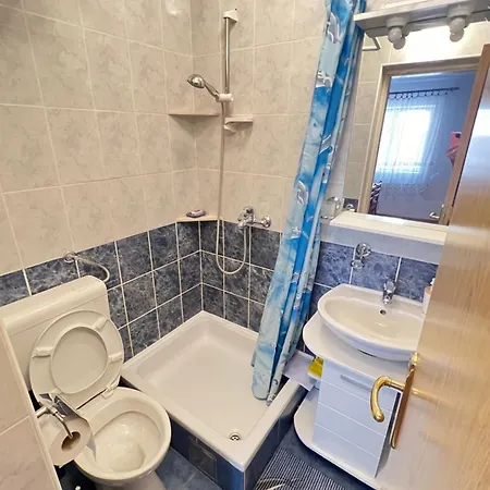 H&m بيت ضيافة