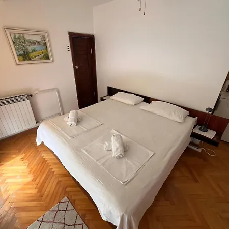 بيت ضيافة H&m