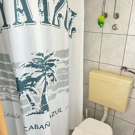 H&m بيت ضيافة *