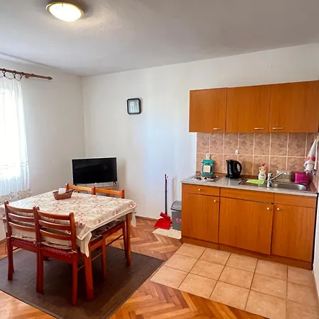 Pensionat H&m Baška Voda