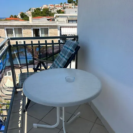 H&m Pensionat Baška Voda